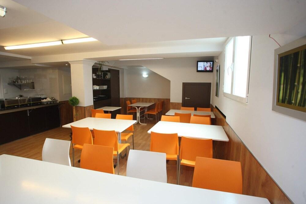 Hostal Vitorina Soria Exterior foto